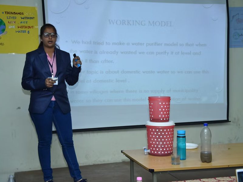 4a5e42_e521f16aad09451f85c4e225c14afd40~mv2